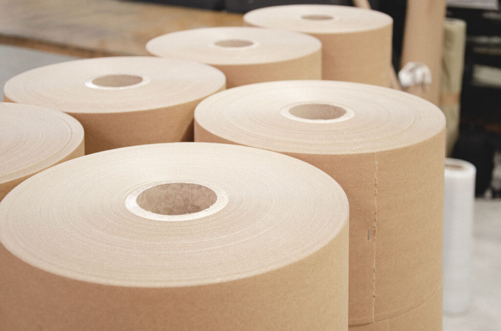 papel plastificado con rafia inviker